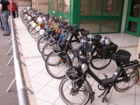 Une belle ligne de SOLEX a fait apprécier le talent de ces mordus de la mécanique qui ont su remettre en état et en fonctionnement ces cycles mythiques. 